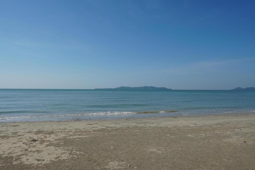 Chatnipa Beach Resort By Morseng Ban Hat Lek Экстерьер фото