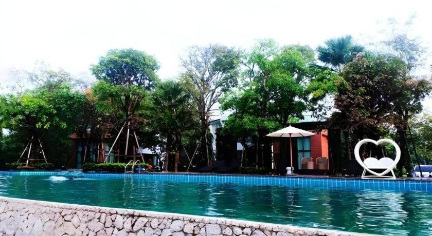 Chatnipa Beach Resort By Morseng Ban Hat Lek Экстерьер фото